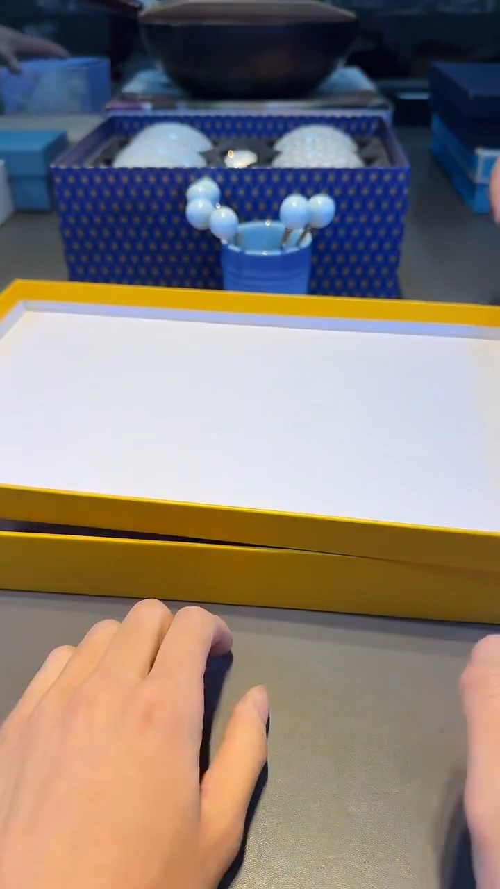 l灰粉 小新全球仓小新全球仓小新全球仓
