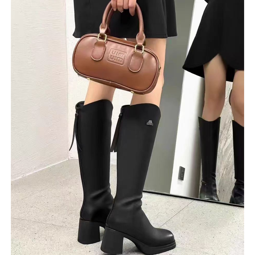 时尚英伦一体成型橡胶软底真皮V口长靴280030