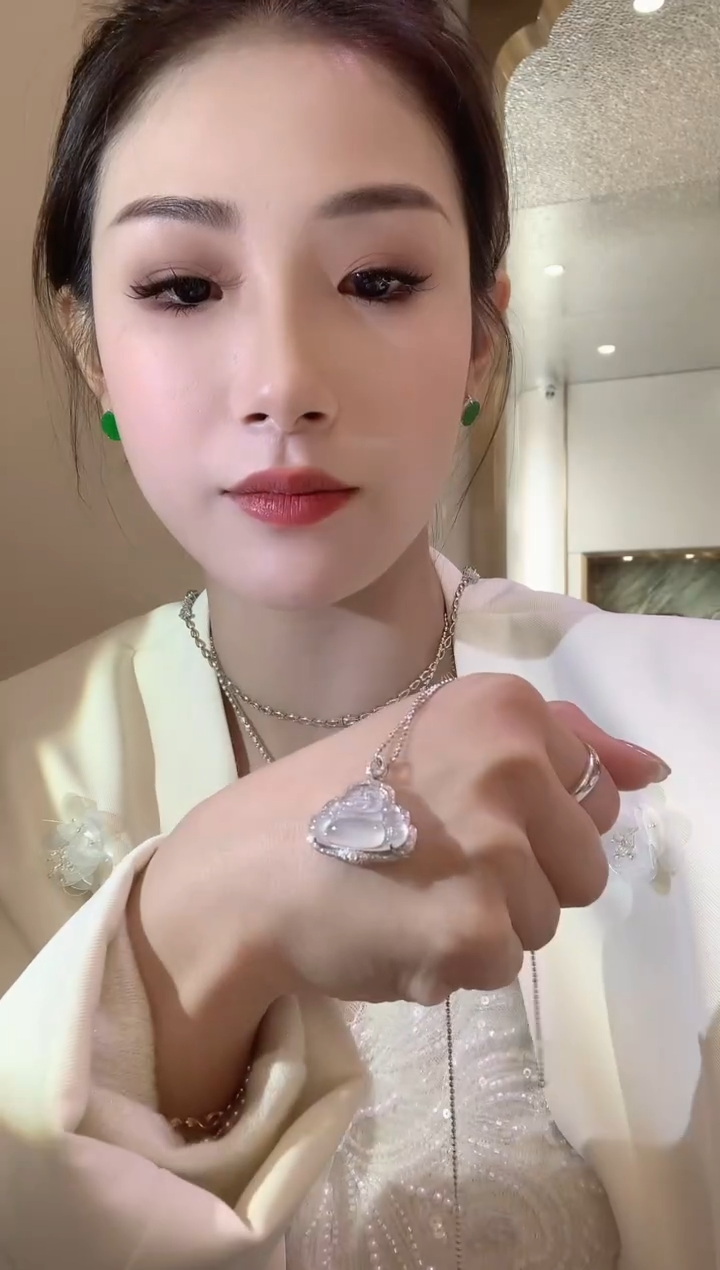 【闪购商品】翡翠吊坠(不含链)18K金镶嵌A14