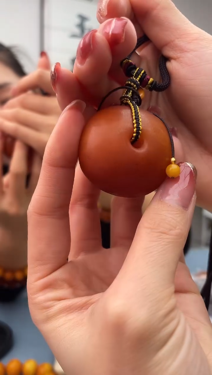 【闪购商品】琥珀珠宝奇石未镶嵌假一罚十配绳，029