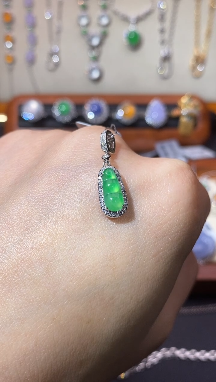 【闪购商品】翡翠颈饰18K金镶嵌吊坠