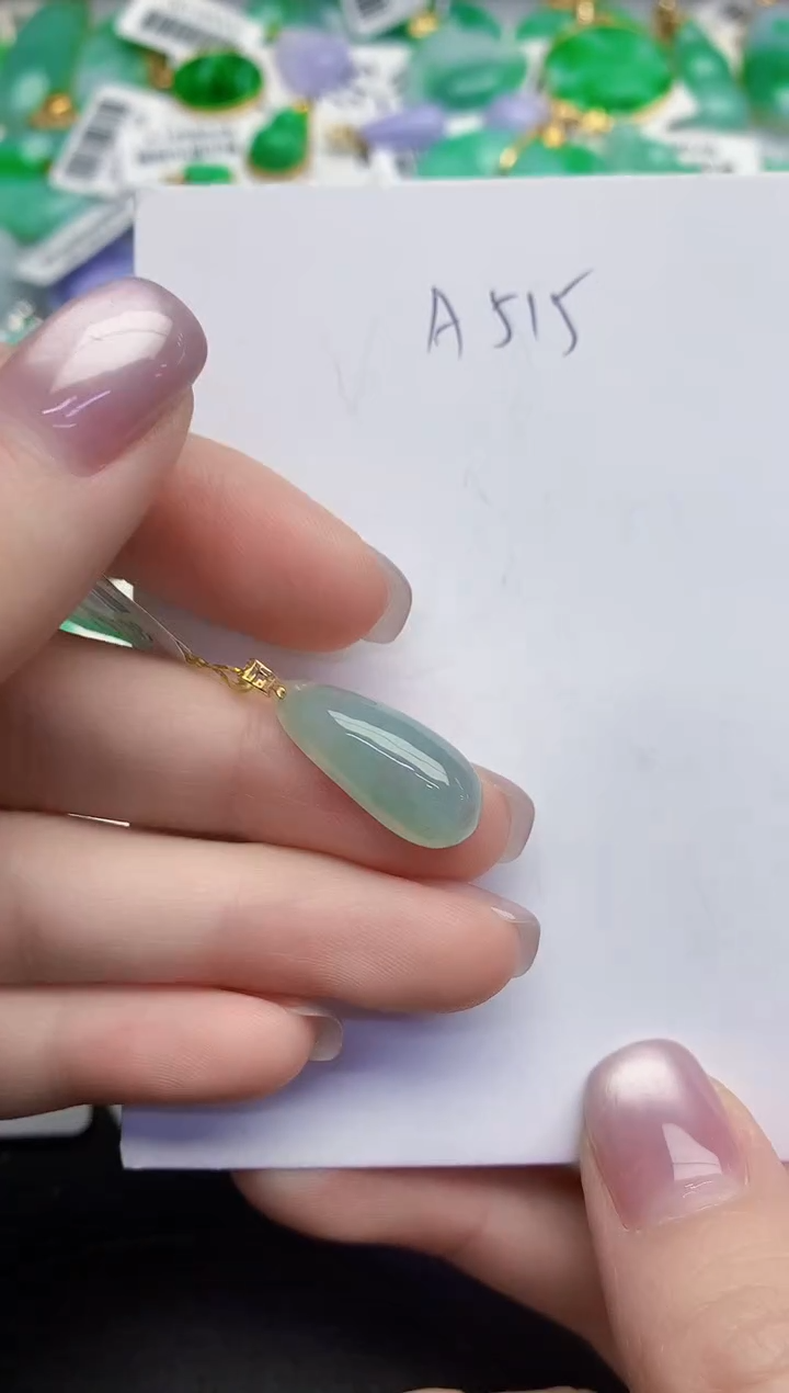 颈饰18K金镶嵌翡翠缅甸天然翡翠A货