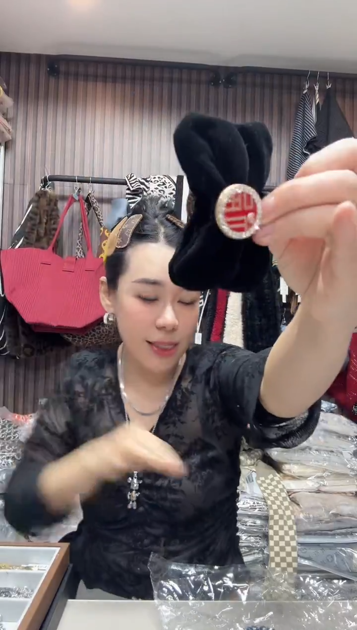 亚麻芳姐孤品福利F04