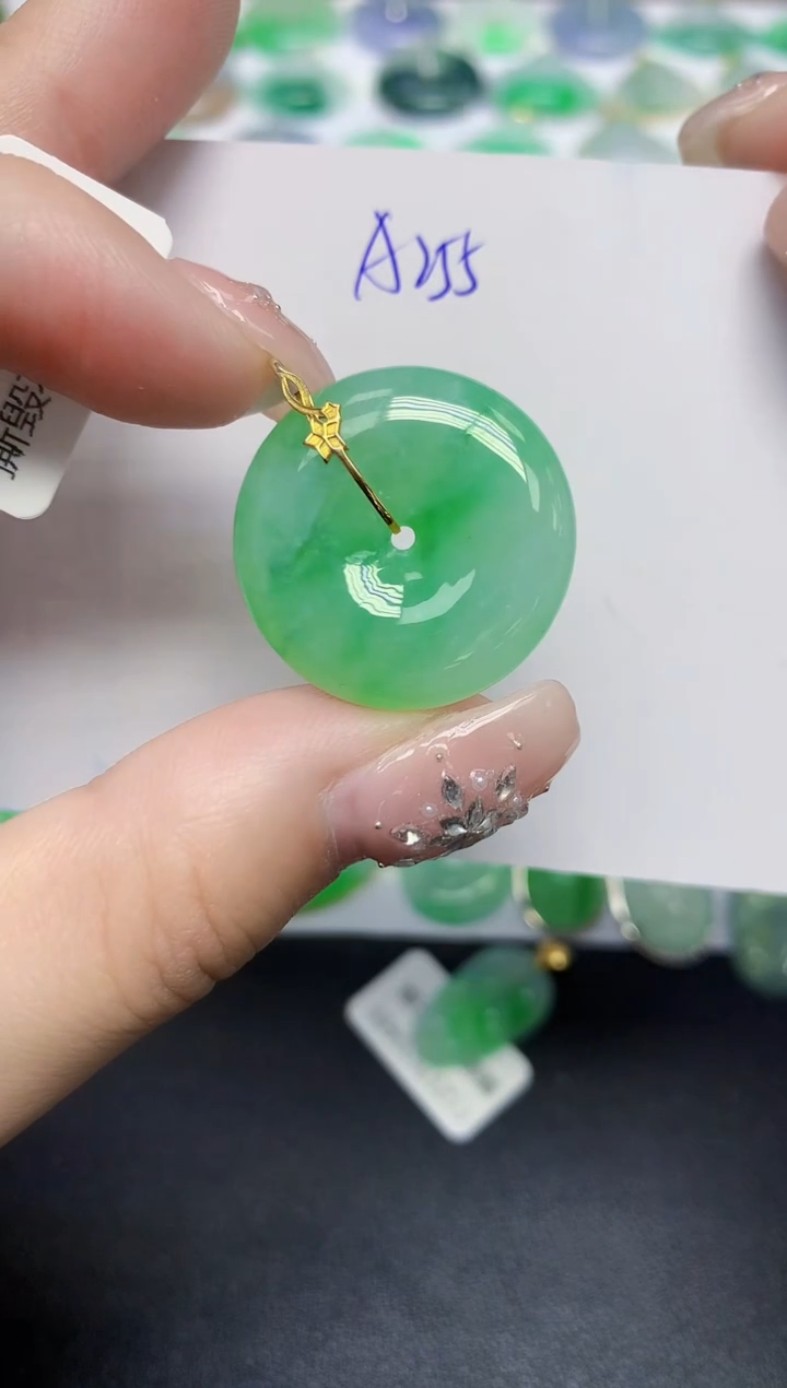 颈饰18K金镶嵌翡翠天然缅甸翡翠A货翡翠百元以上9元证书费自理