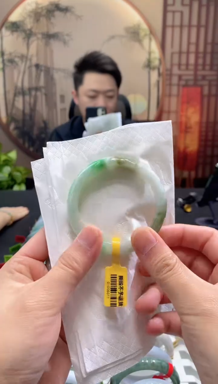 未镶嵌手镯翡翠000084795