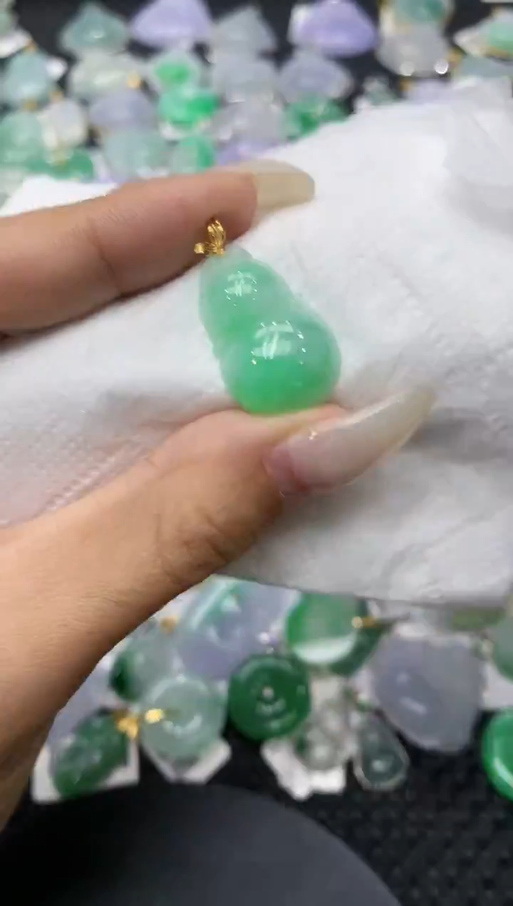 颈饰18K金镶嵌翡翠11111111111