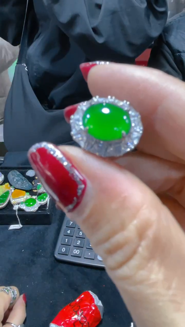 【闪购商品】定制翡翠未镶嵌天然A货翡翠 假一赔四