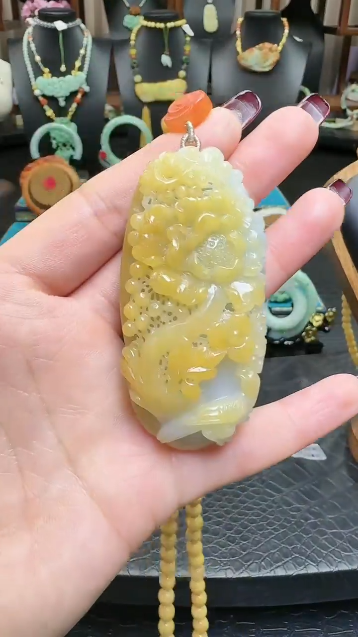 【闪购商品】翡翠颈饰未镶嵌花开富贵