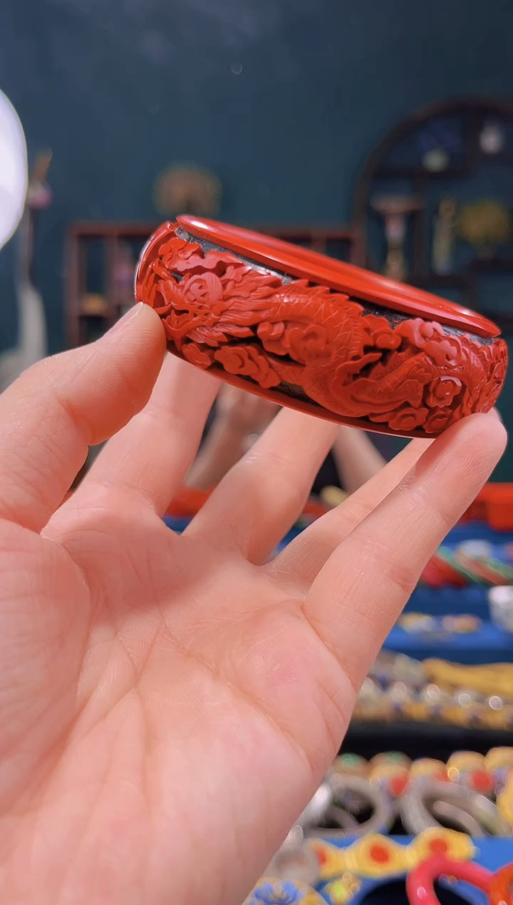 【闪购商品】非遗绝技 雕漆龙凤镯 57圈