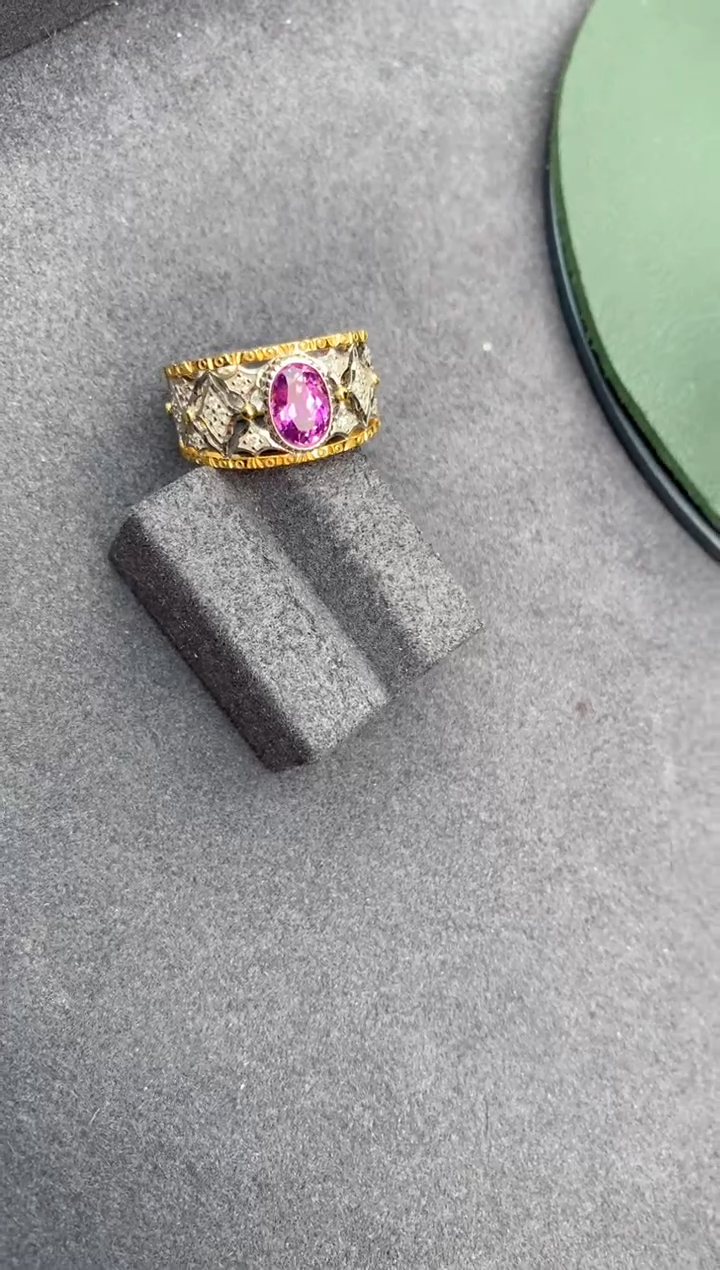 【闪购商品】彩色蓝宝石戒指18K金镶嵌1.3ct粉蓝宝戒指