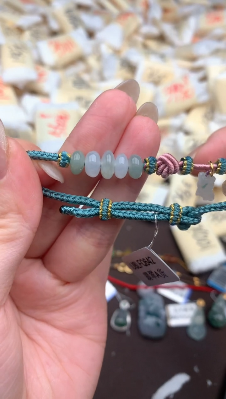 【闪购商品】翡翠挂件未镶嵌—
