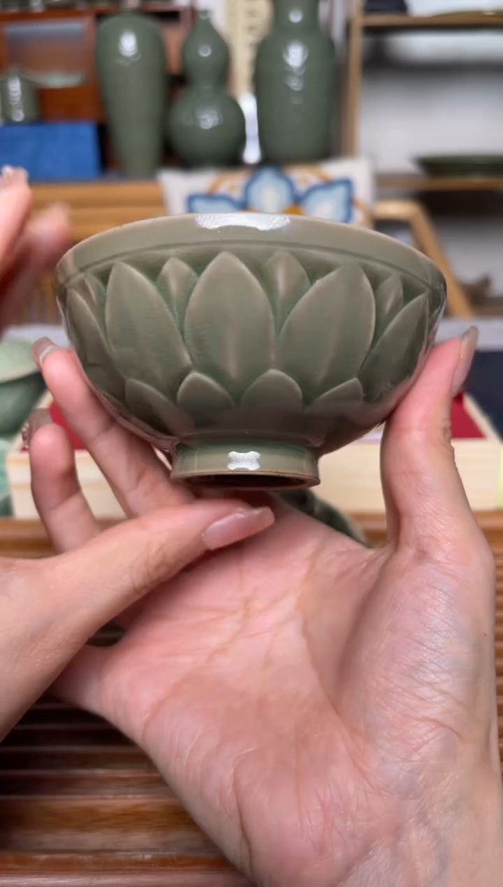 【闪购商品】其他151纯手工秘色剔花莲瓣杯 无款内刻鸭子