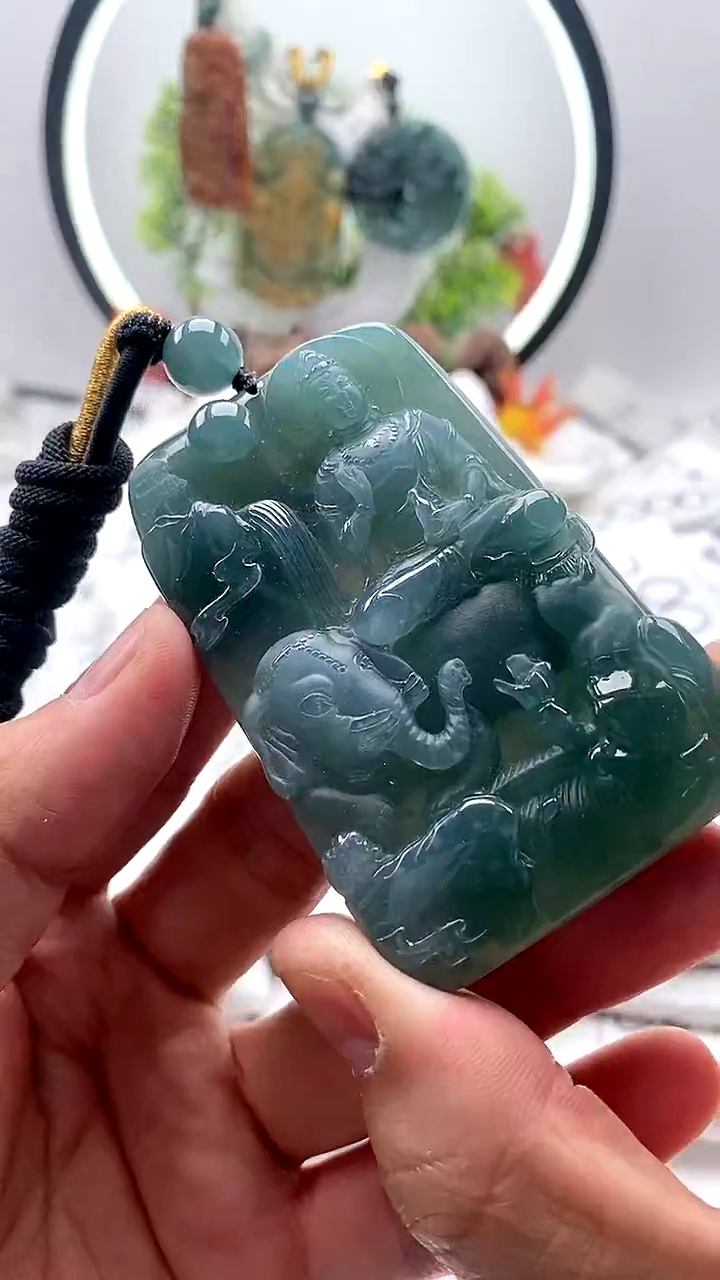 【闪购商品】翡翠颈饰未镶嵌普贤