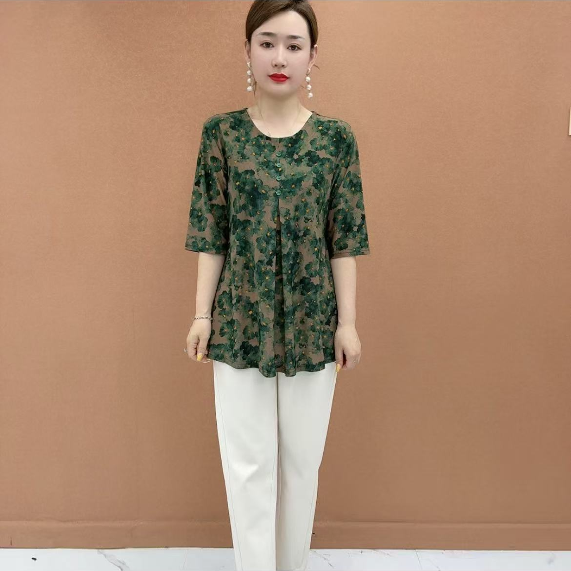 秋季新款妈妈装夏装时尚中袖T恤中老年大码女装宽松加肥加大短袖
