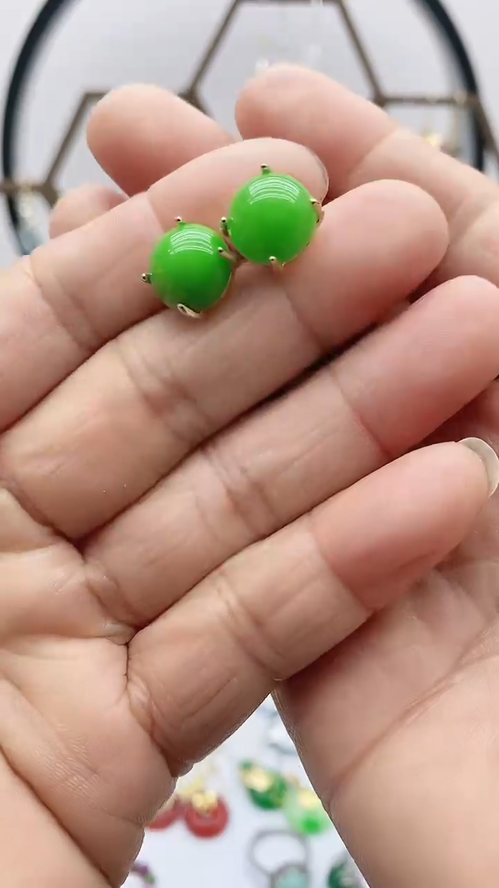 未镶嵌石英质玉（天山翠）耳钉48