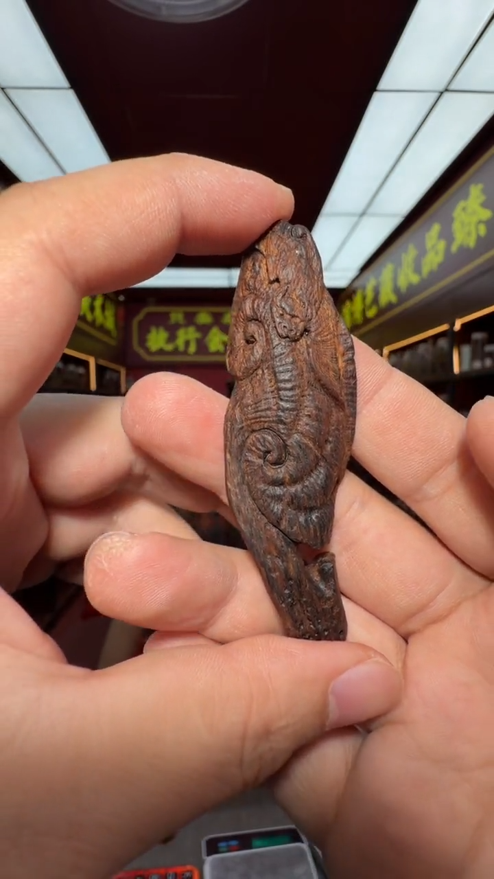 沉香吊坠多样性发一