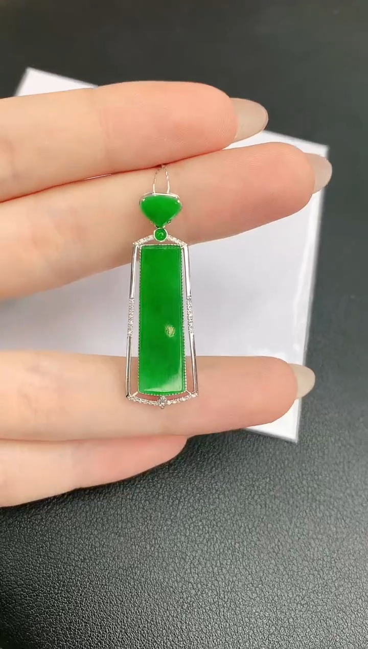 【闪购商品】翡翠颈饰18K金镶嵌赠礼盒证书 珍珍