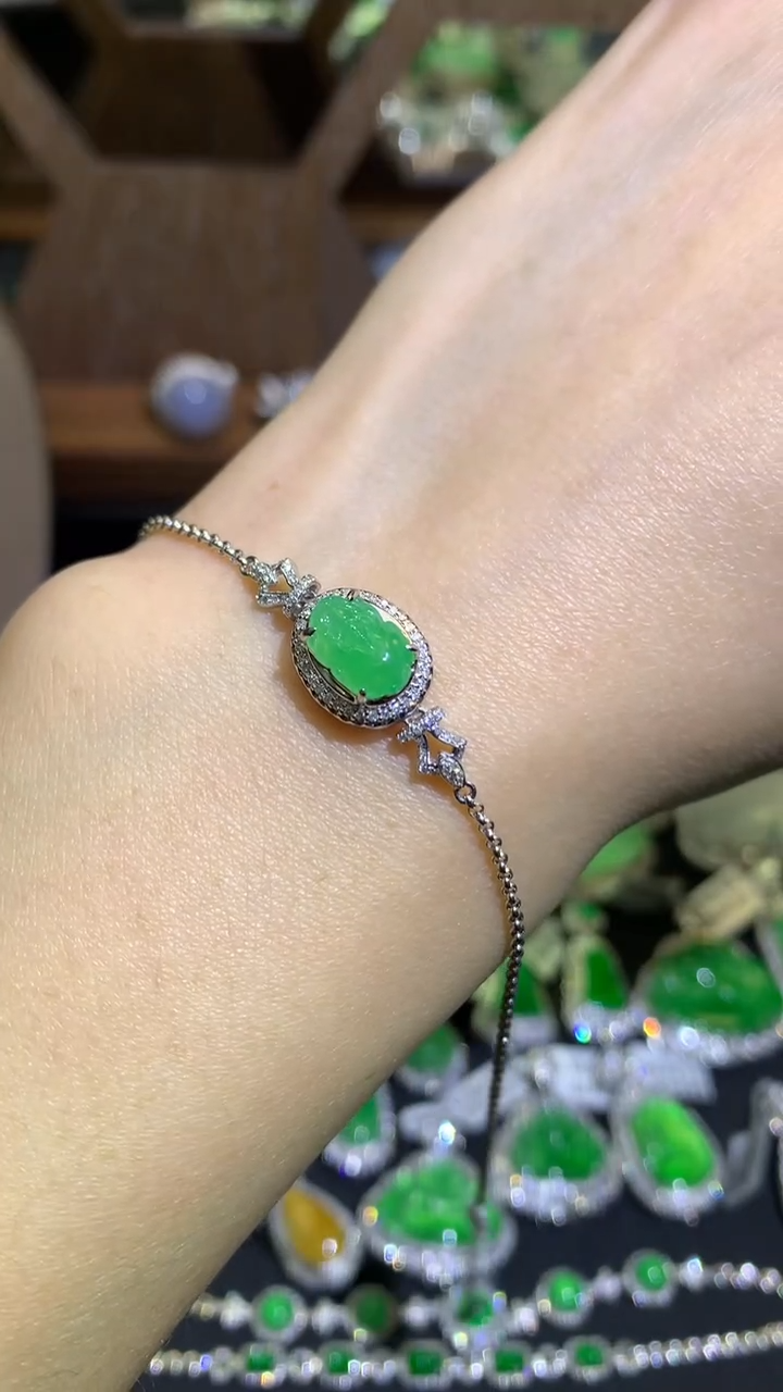 【闪购商品】翡翠吊坠(不含链)18K金镶嵌手链