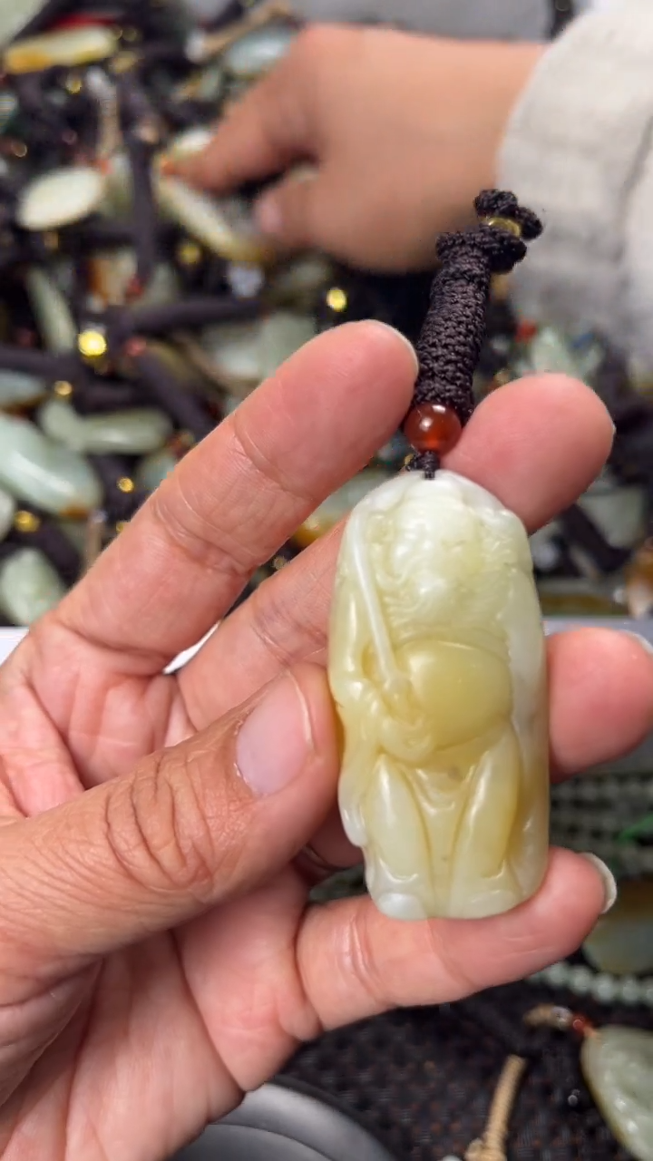 【闪购商品】和田玉颈饰未镶嵌多样性发货没有证书拍一发一有瑕