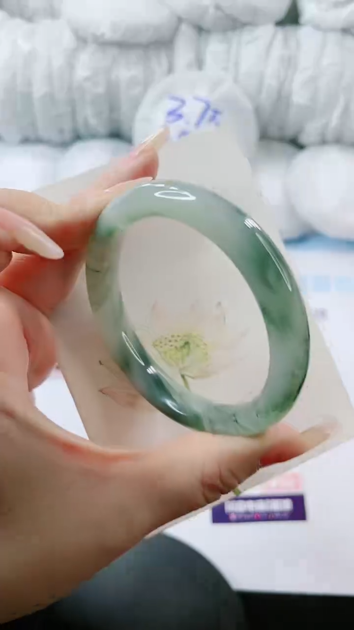 【闪购商品】石英质玉手镯未镶嵌多样性发货L748