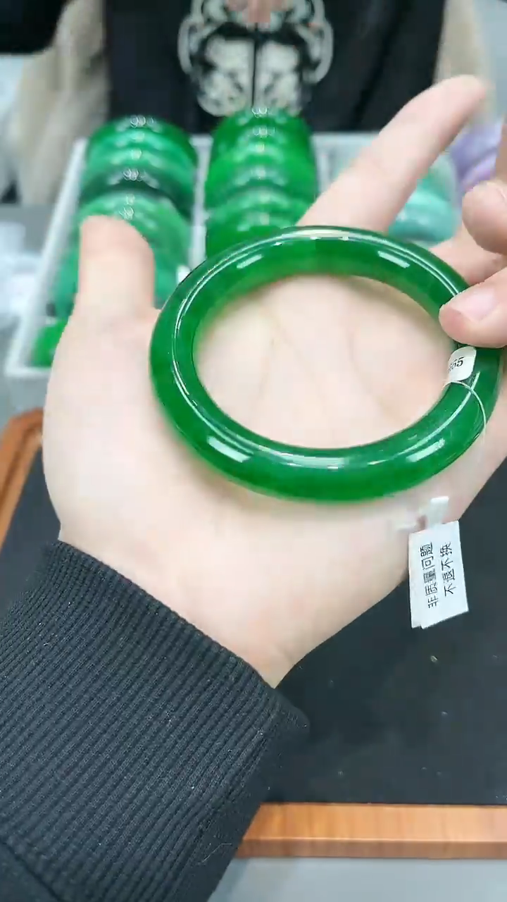 【闪购商品】砖雕s52满绿胖圆条手镯圈口53-62