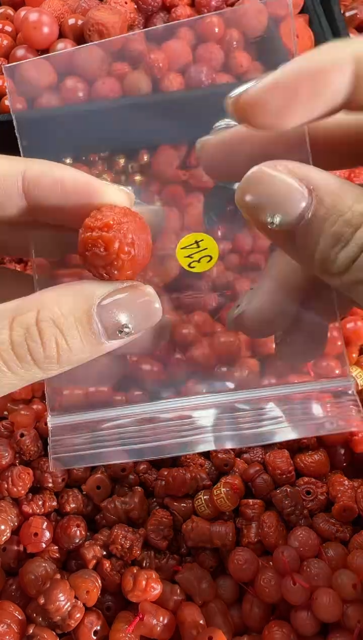 【闪购商品】南红玛瑙颈饰未镶嵌1