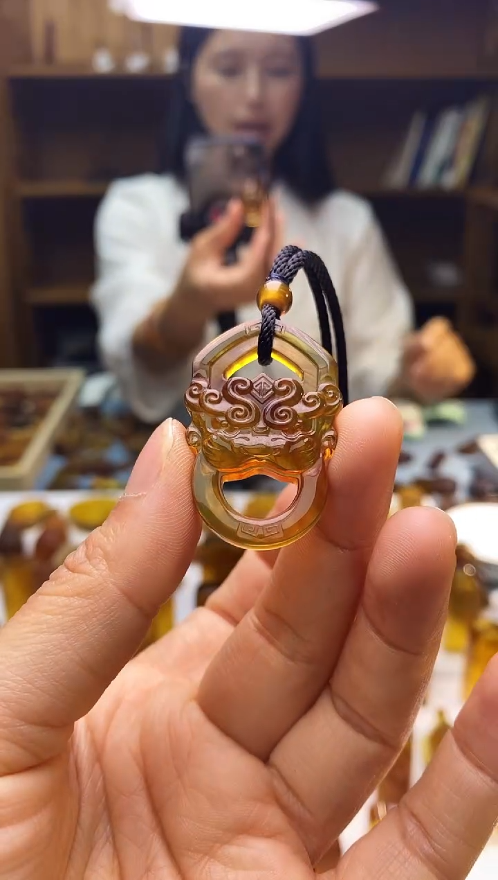 琥珀颈饰未镶嵌SN69-14（经书扣）