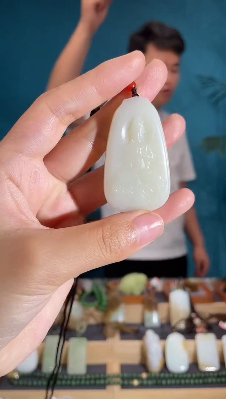 和田玉未镶嵌颈饰1