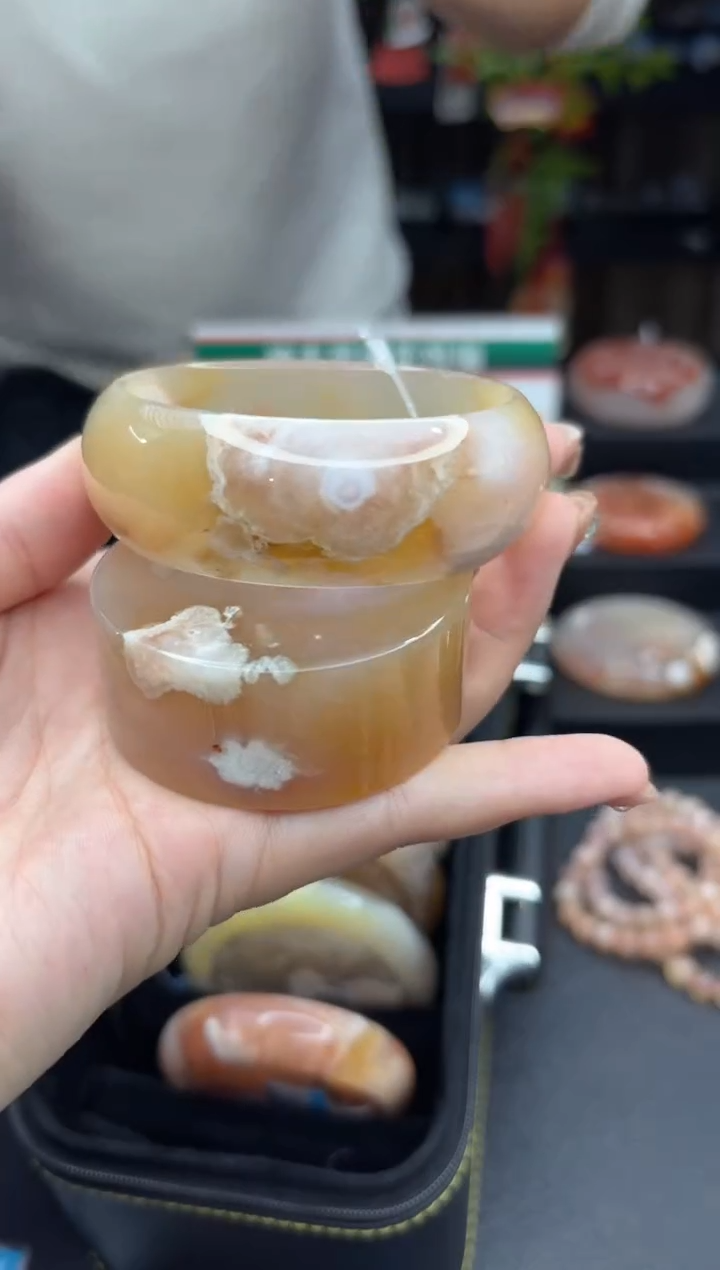 【闪购商品】石英质玉手镯未镶嵌1040（59圈赠送镯心）