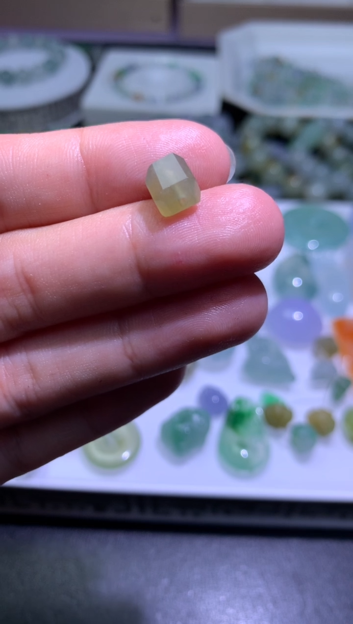 【闪购商品】定制翡翠未镶嵌毛货