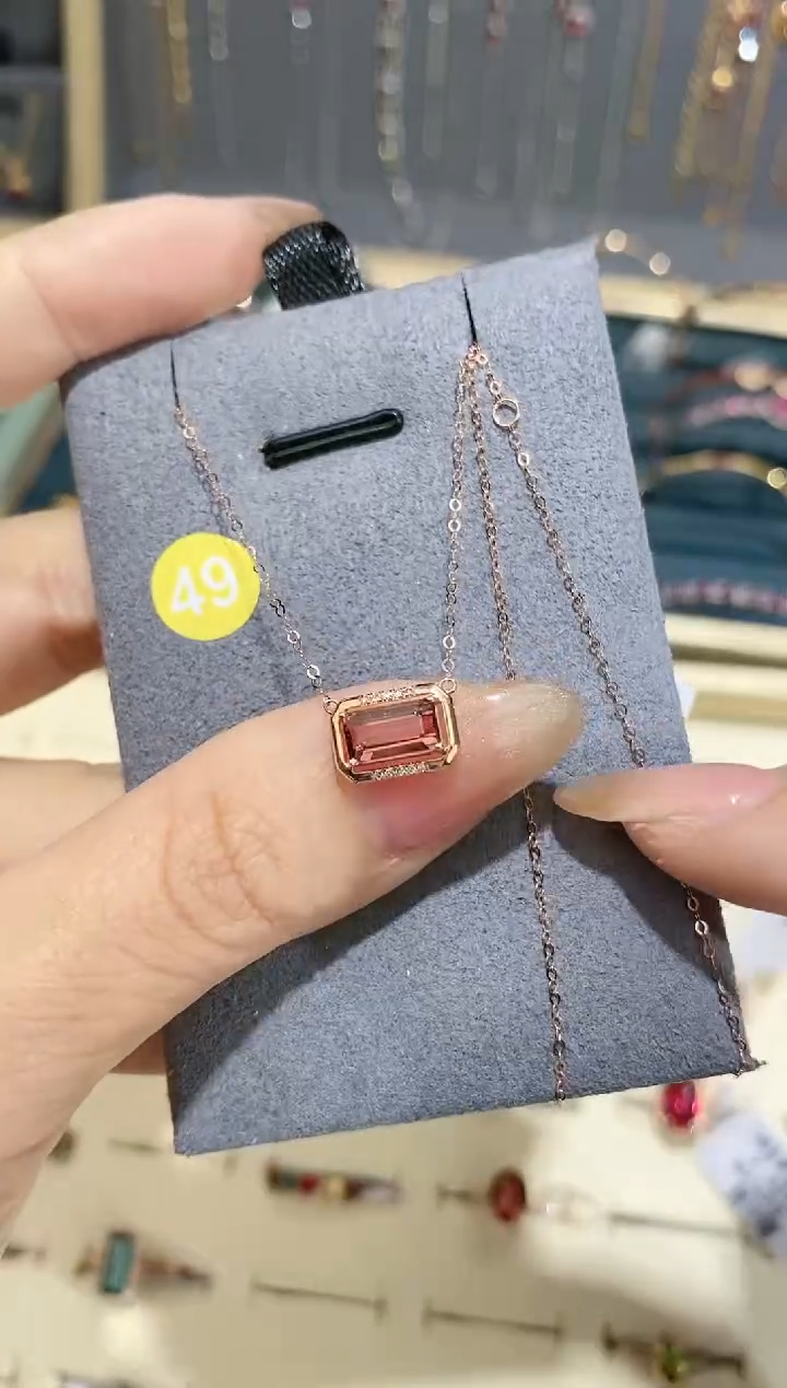 【闪购商品】碧玺颈饰18K金镶嵌项链