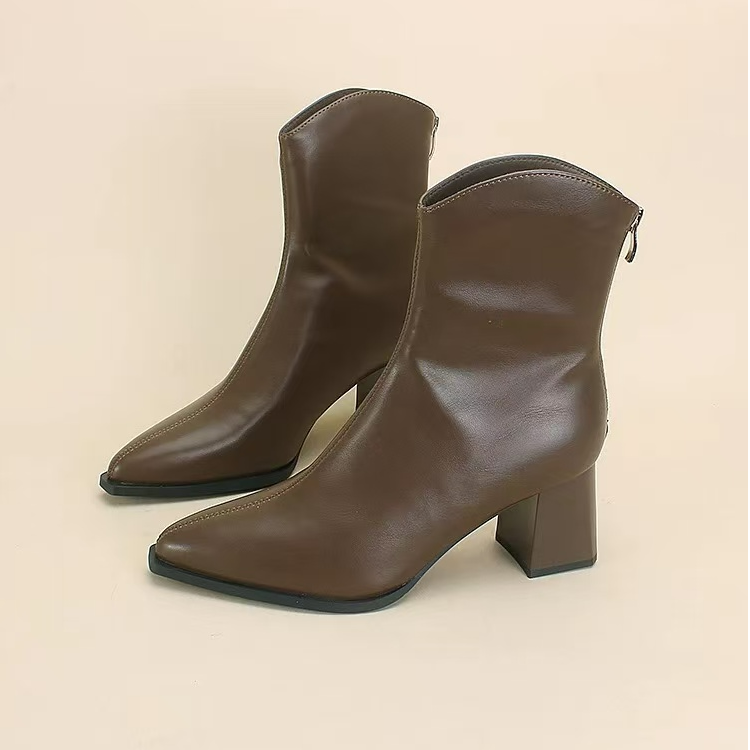 W08-832短靴女秋冬新款粗跟弹力瘦瘦靴法式尖头切尔西短靴女