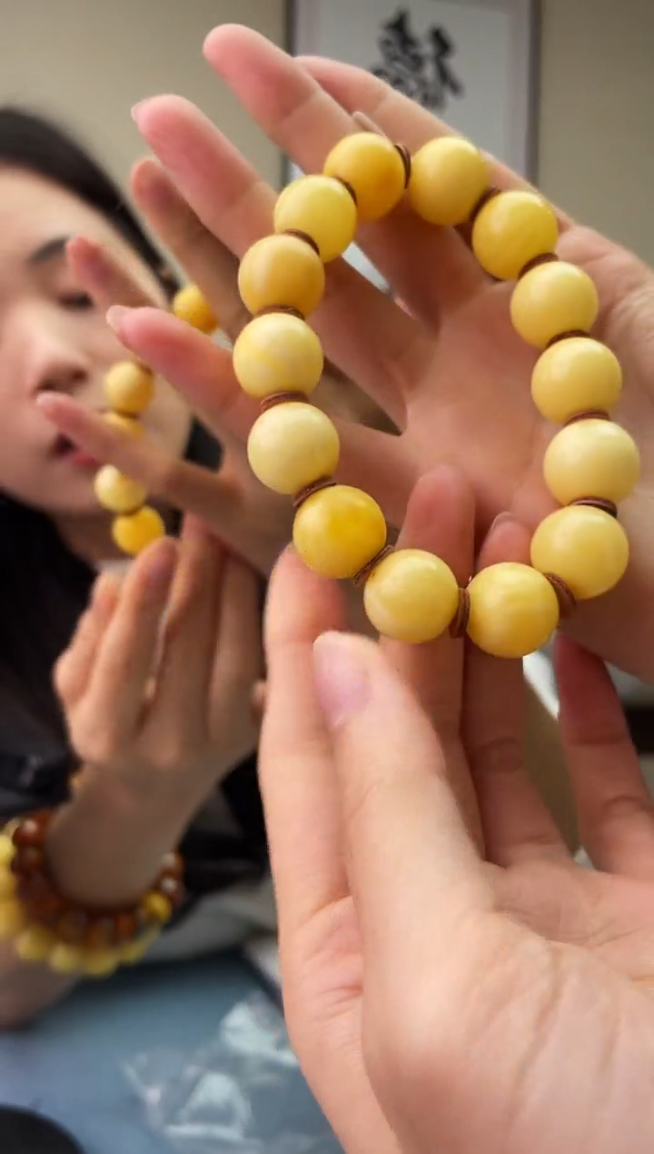 琥珀未镶嵌珠宝奇石T030 15微瑕假一罚十，多样性发一件