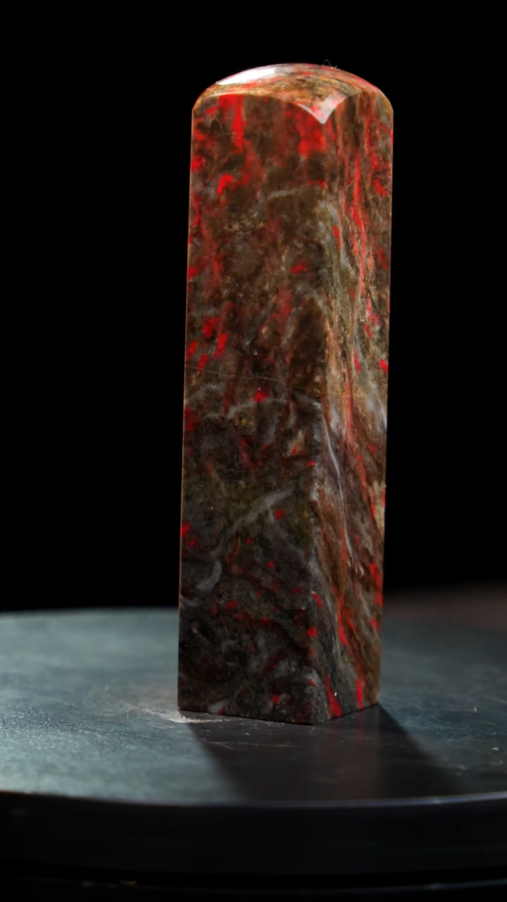 鸡血石梅花鸡血石