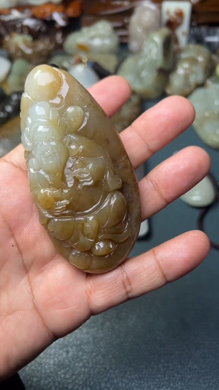 未镶嵌和田玉把件-