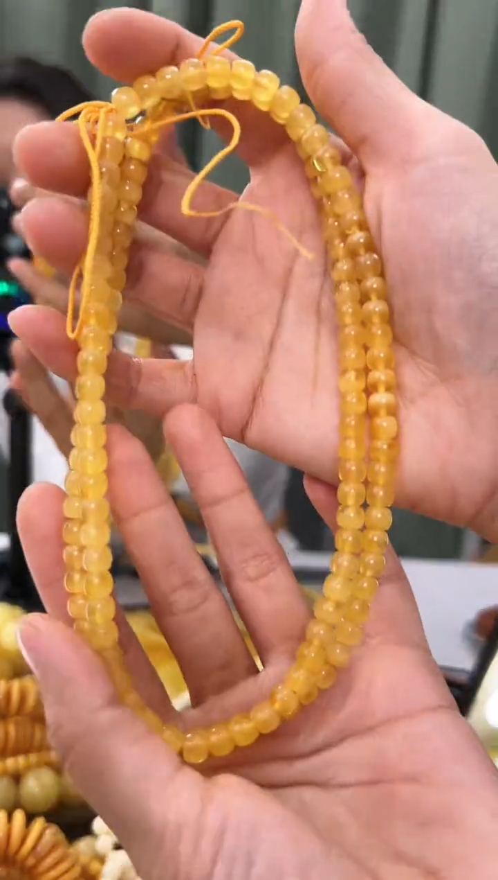 【闪购商品】琥珀裸石未镶嵌蜜蜡项链