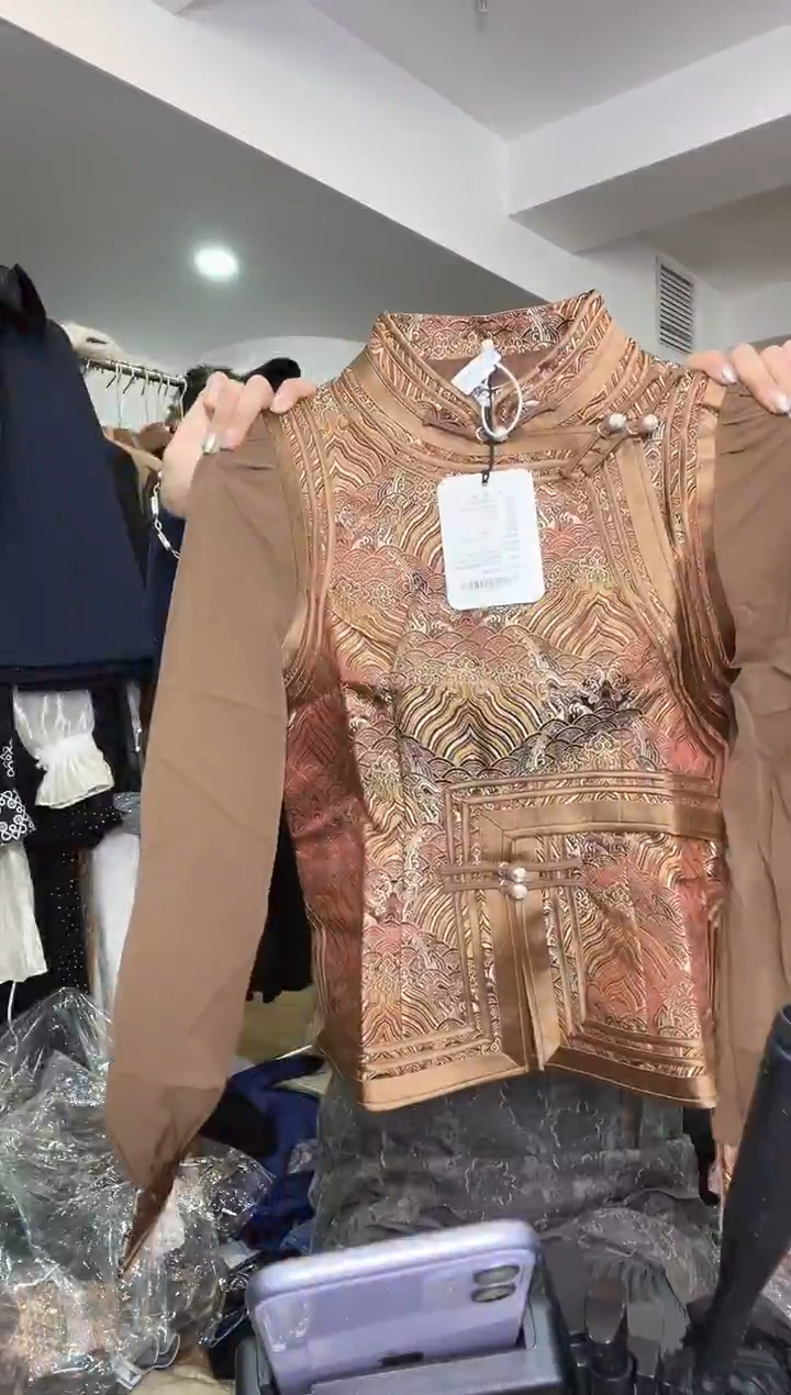 L码        105-115斤  纱袖