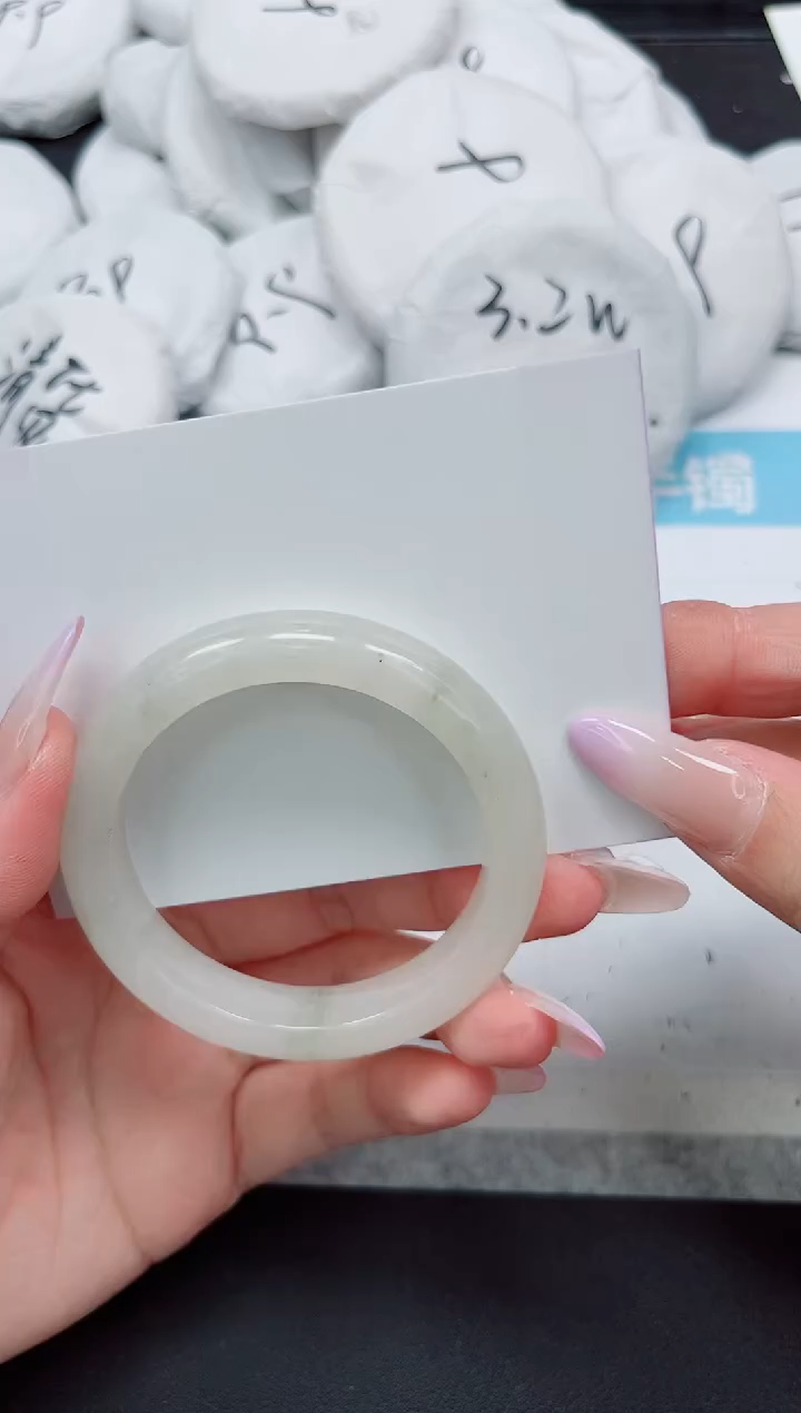 石英质玉手镯未镶嵌237-51.9