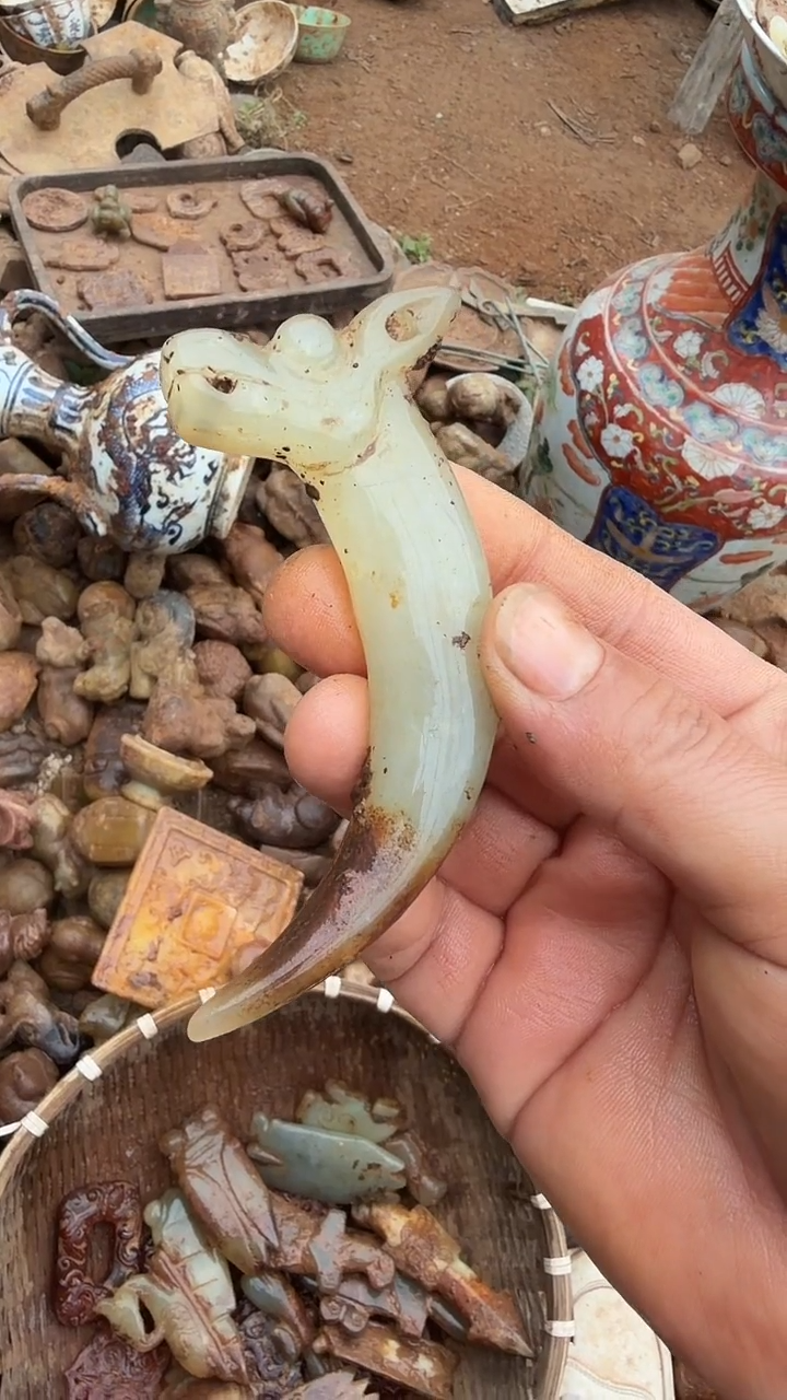 未镶嵌岫岩河磨玉（透闪石质玉）挂件 岫岩河磨玉