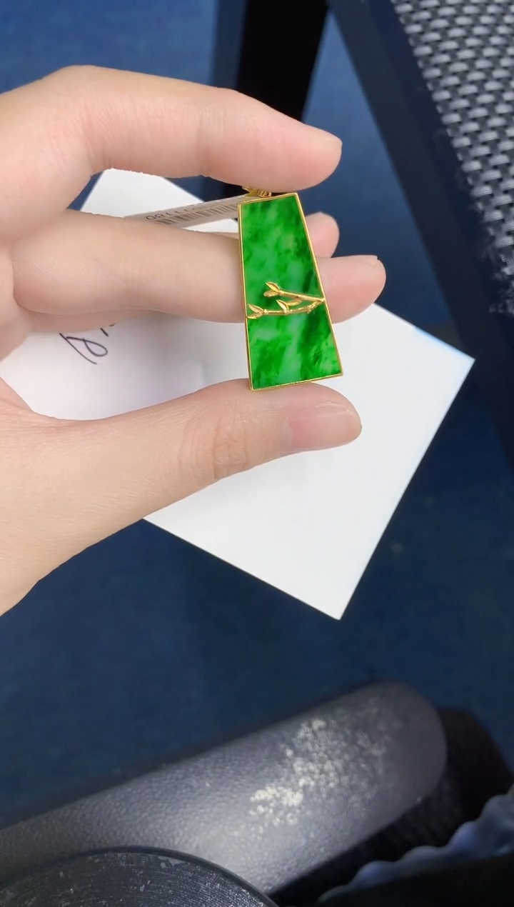 【闪购商品】翡翠颈饰18K金镶嵌000000000