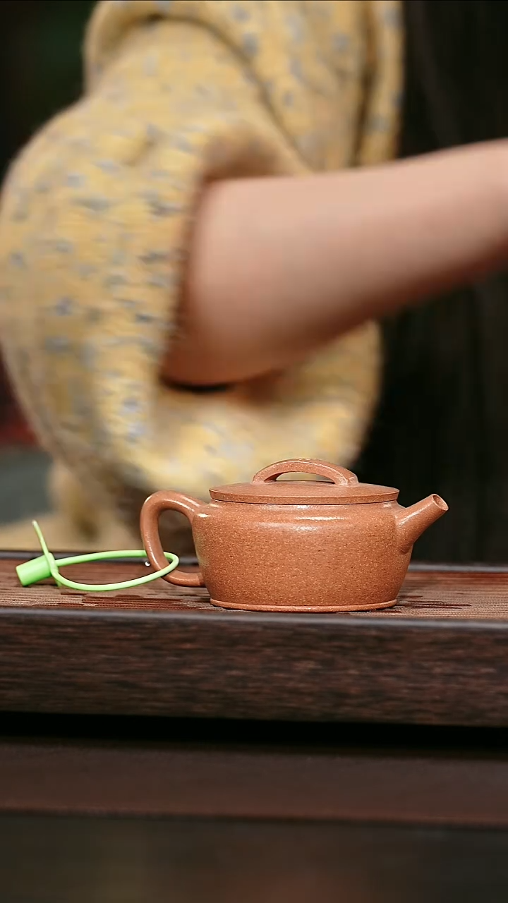 茶壶紫砂原矿紫砂壶   汉瓦金江坡 