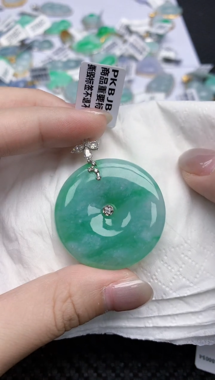 【闪购商品】翡翠颈饰18K金镶嵌天然翡翠A货