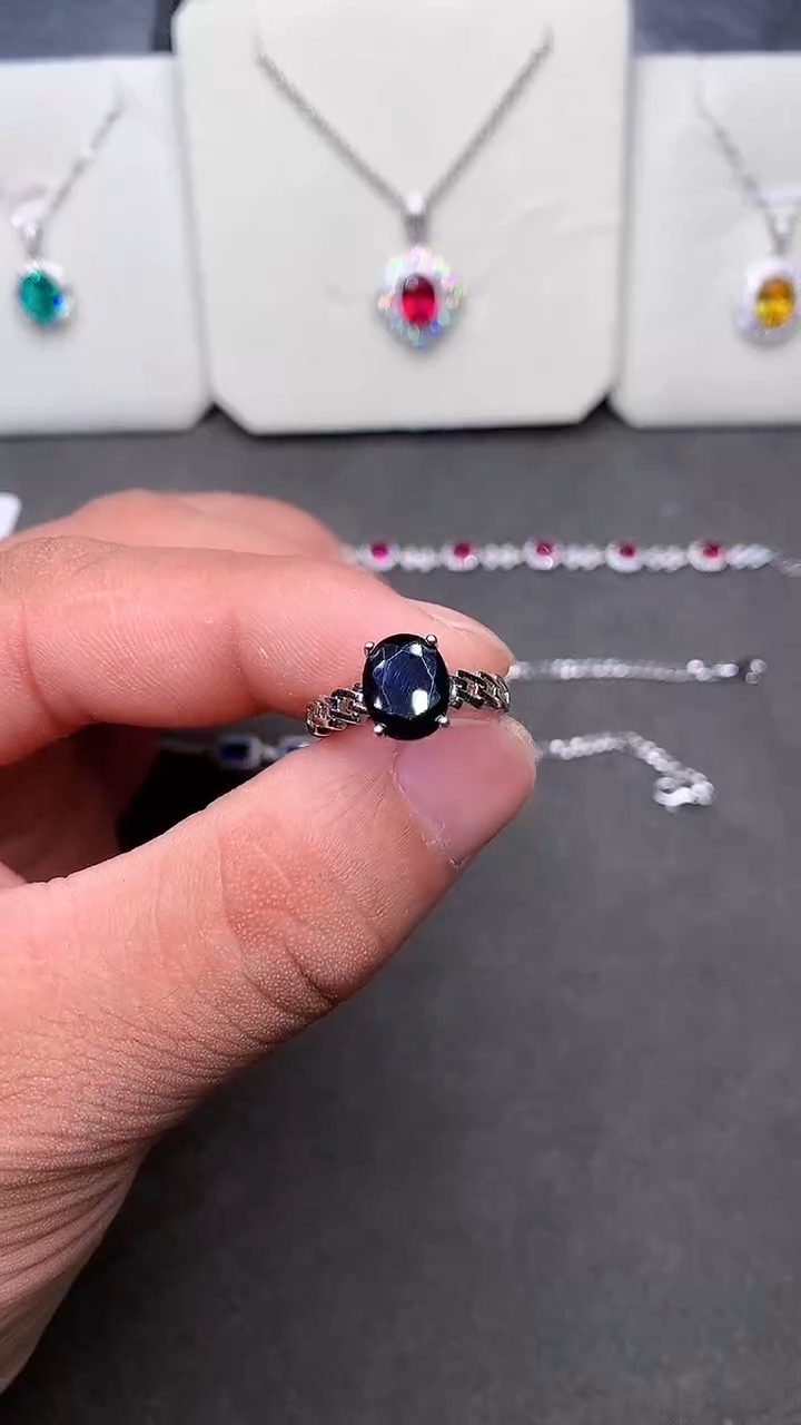 【闪购商品】蓝宝石戒指银S925镶嵌········