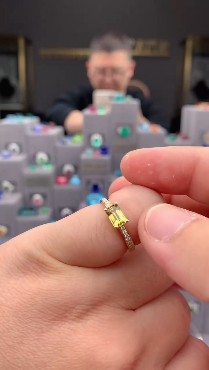 【闪购商品】彩色蓝宝石裸石未镶嵌1.1ct黄蓝宝戒指