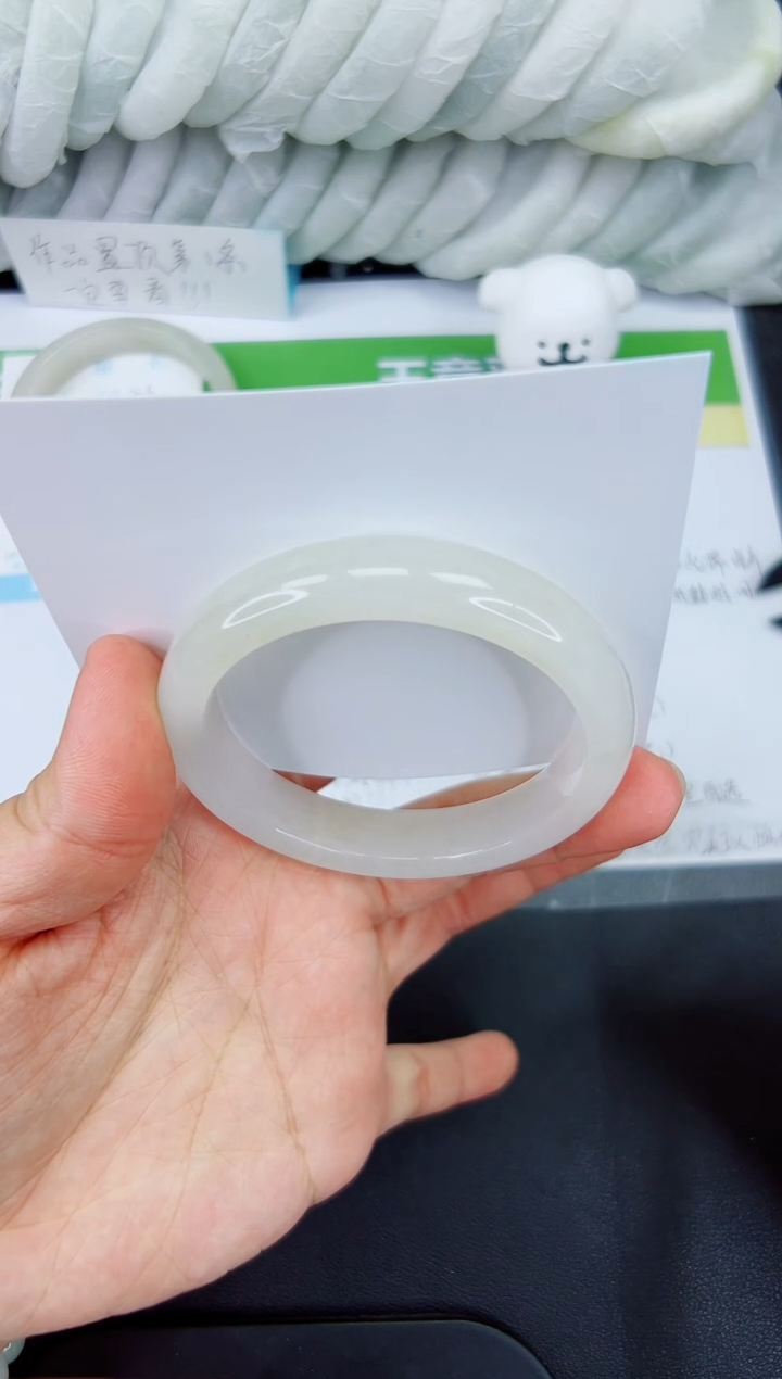 【闪购商品】石英质玉手镯未镶嵌217-56.9