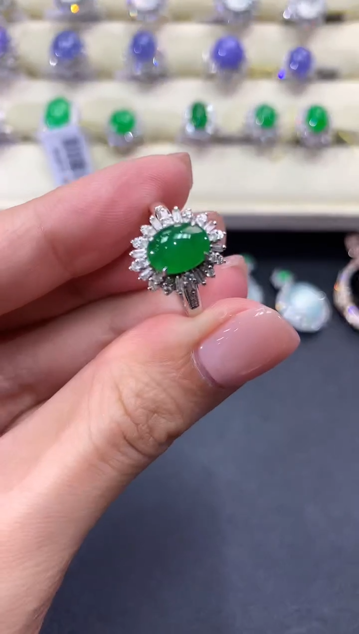 【闪购商品】翡翠戒指18K金镶嵌a183