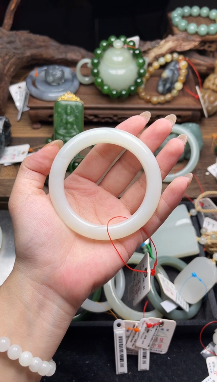 未镶嵌手镯和田玉青海野牛沟白玉 56+圈