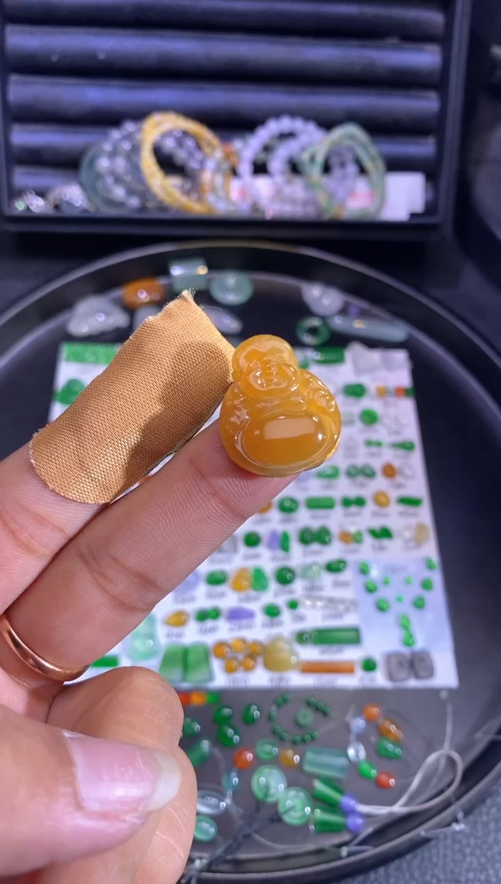 未镶嵌挂件翡翠佛