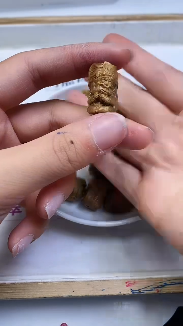 维腊木（绿檀）散珠E833 绿檀扎基  13*21mm 1个7.8元