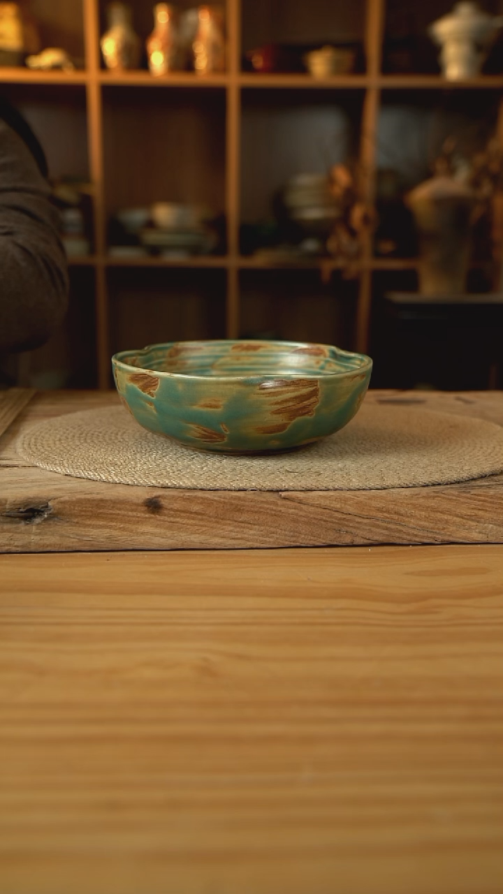 黄绿色系列的8英寸手捏内螺纹汤碗1个